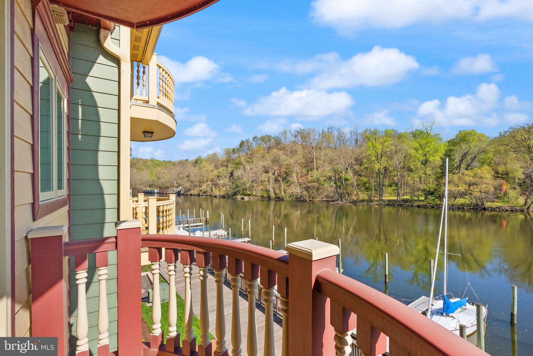 GASLIGHT LANDING - Residential