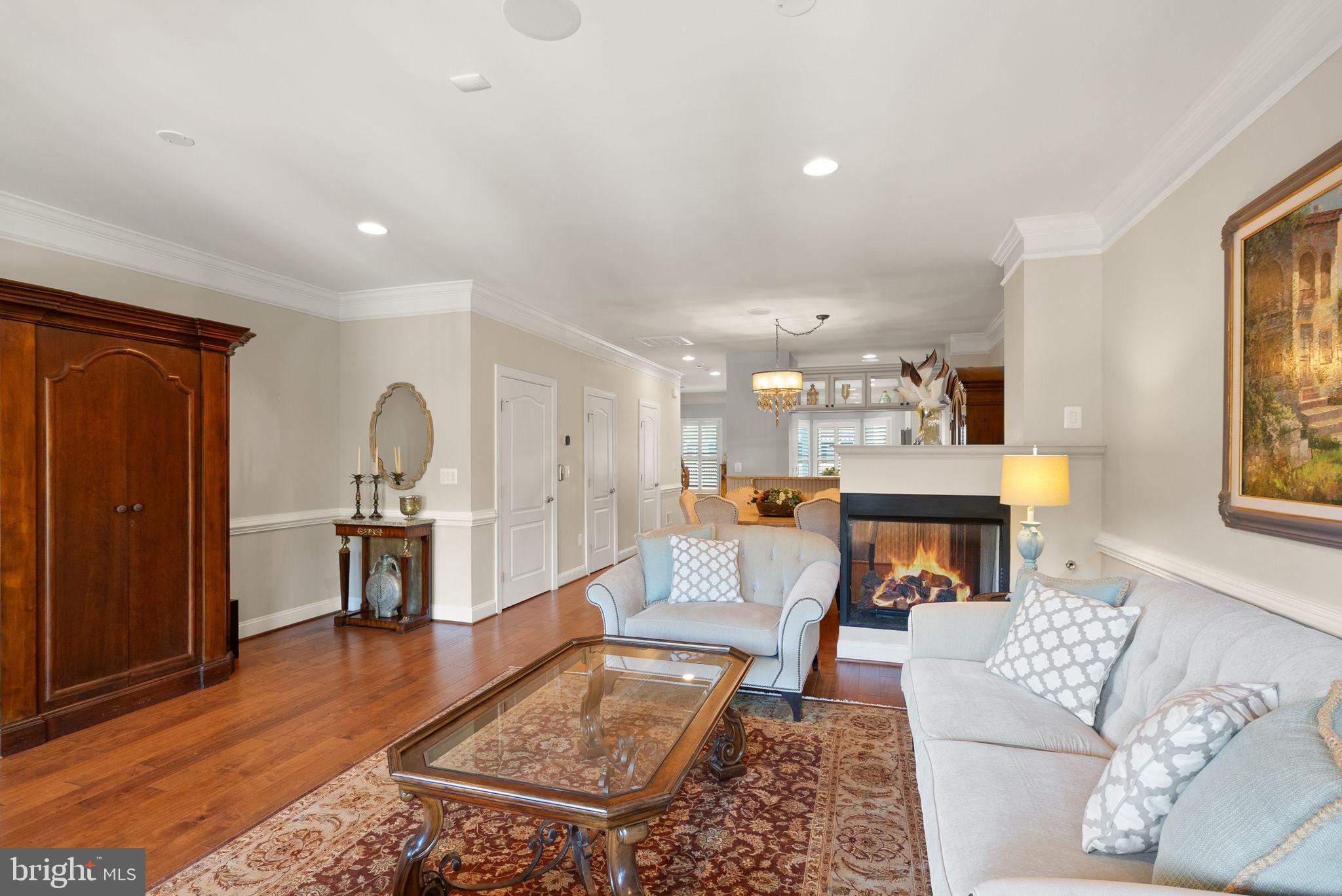 GASLIGHT LANDING - Residential