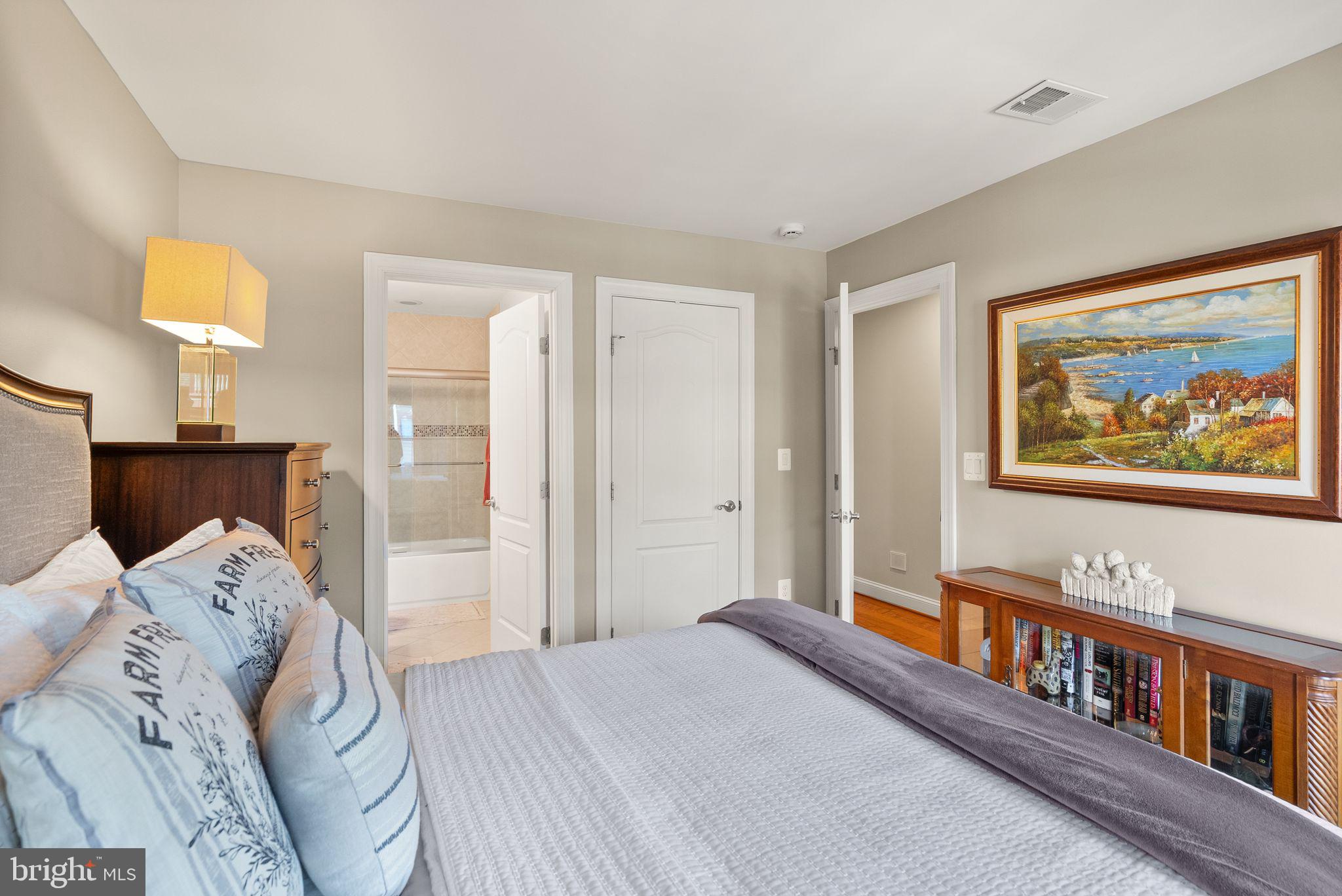 GASLIGHT LANDING - Residential