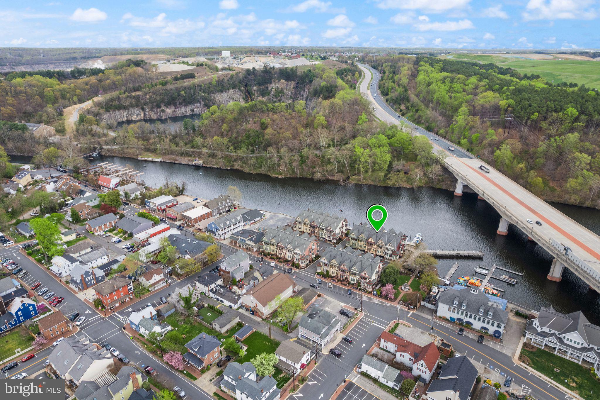 GASLIGHT LANDING - Residential