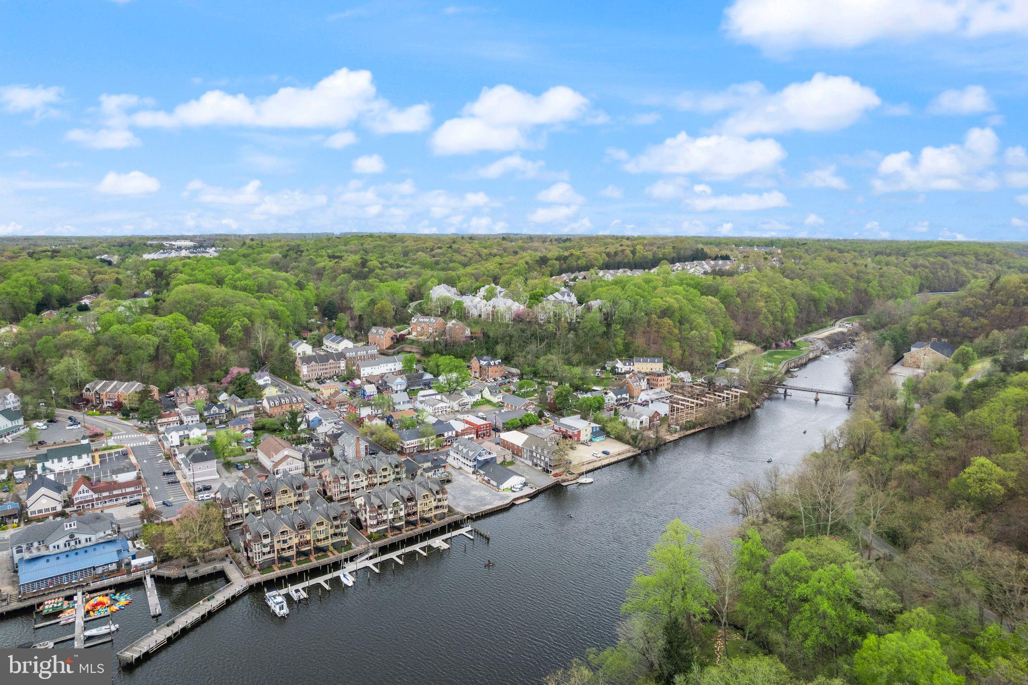 GASLIGHT LANDING - Residential