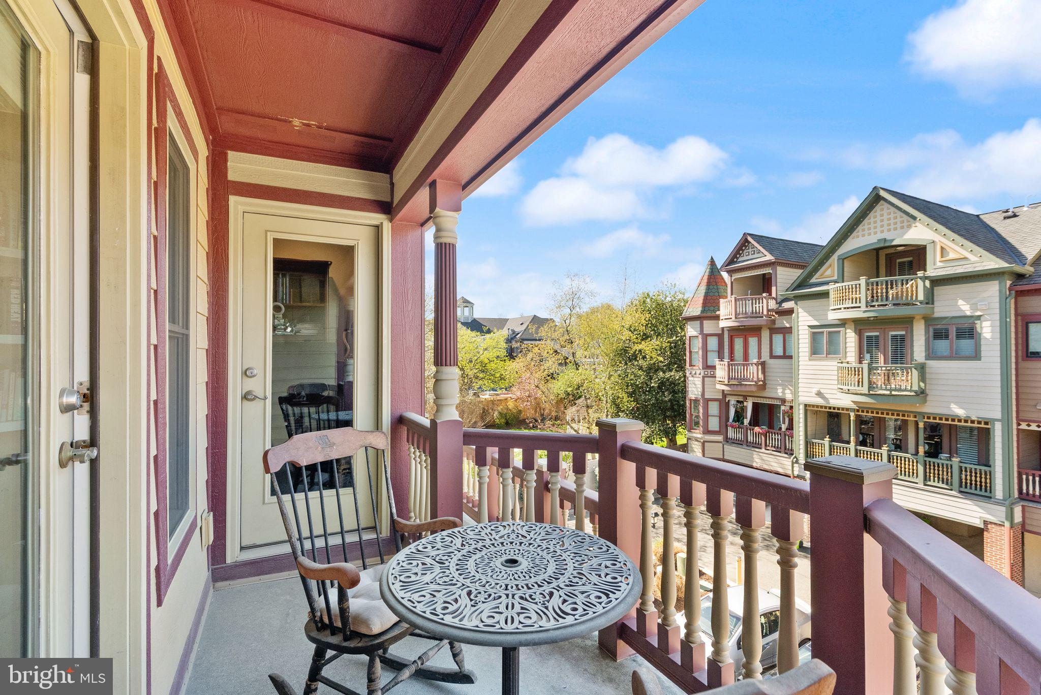 GASLIGHT LANDING - Residential