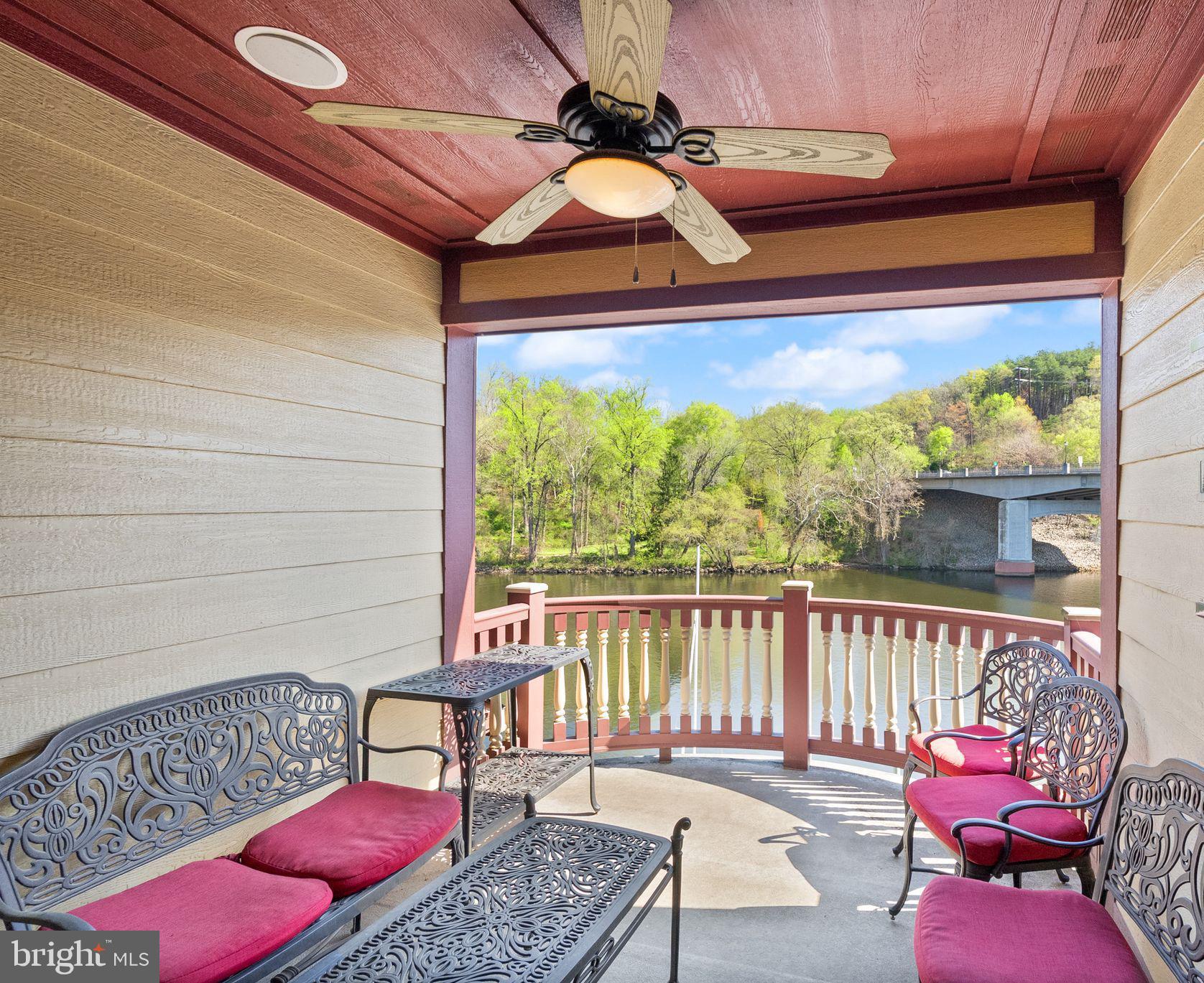 GASLIGHT LANDING - Residential