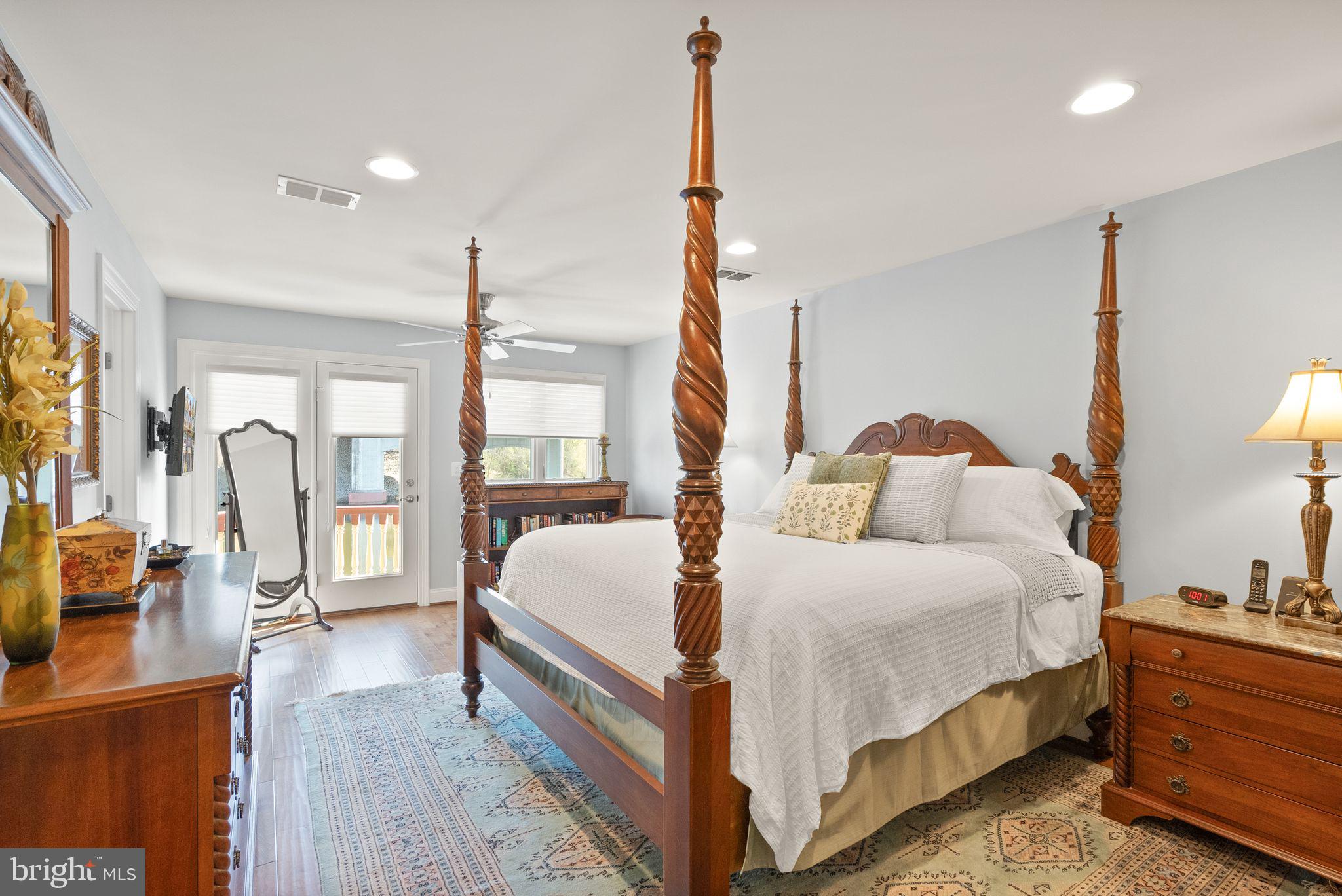 GASLIGHT LANDING - Residential