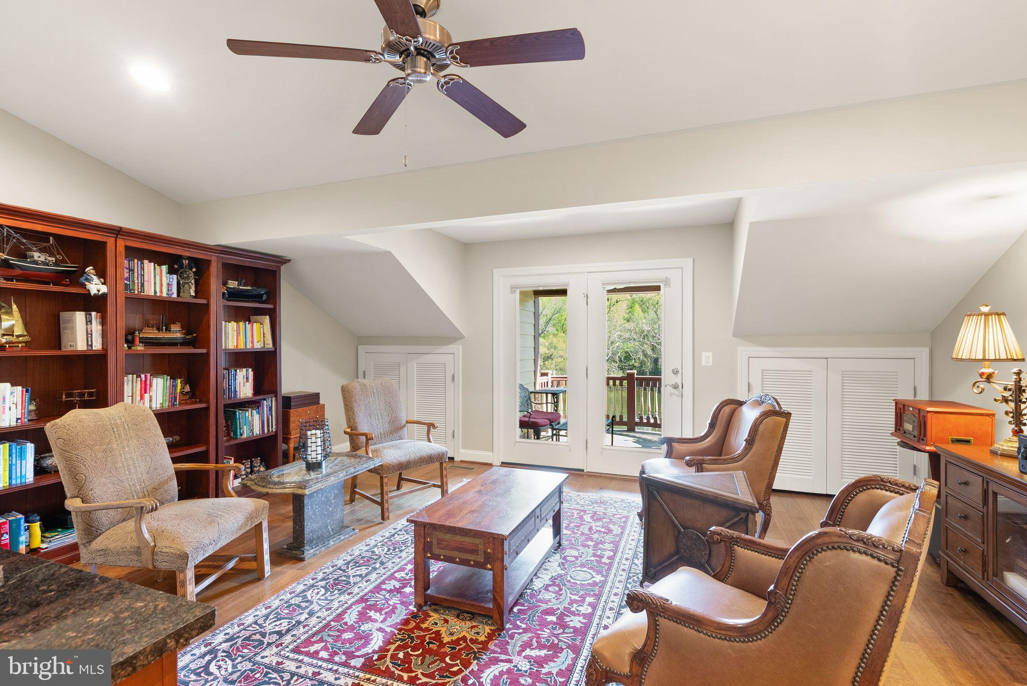 GASLIGHT LANDING - Residential