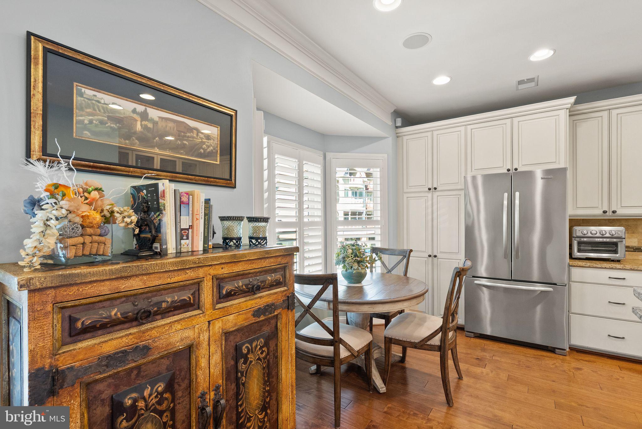 GASLIGHT LANDING - Residential