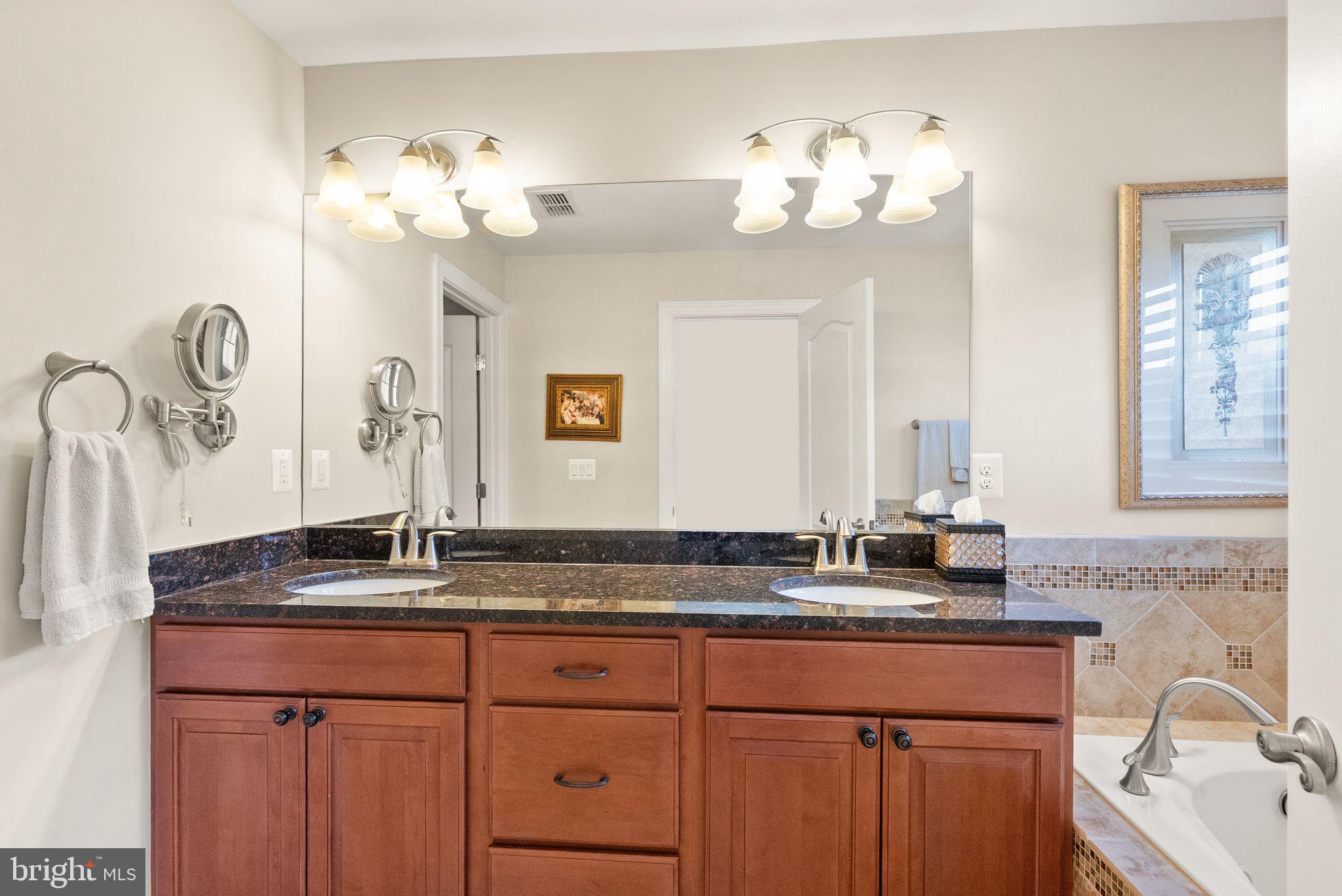 GASLIGHT LANDING - Residential