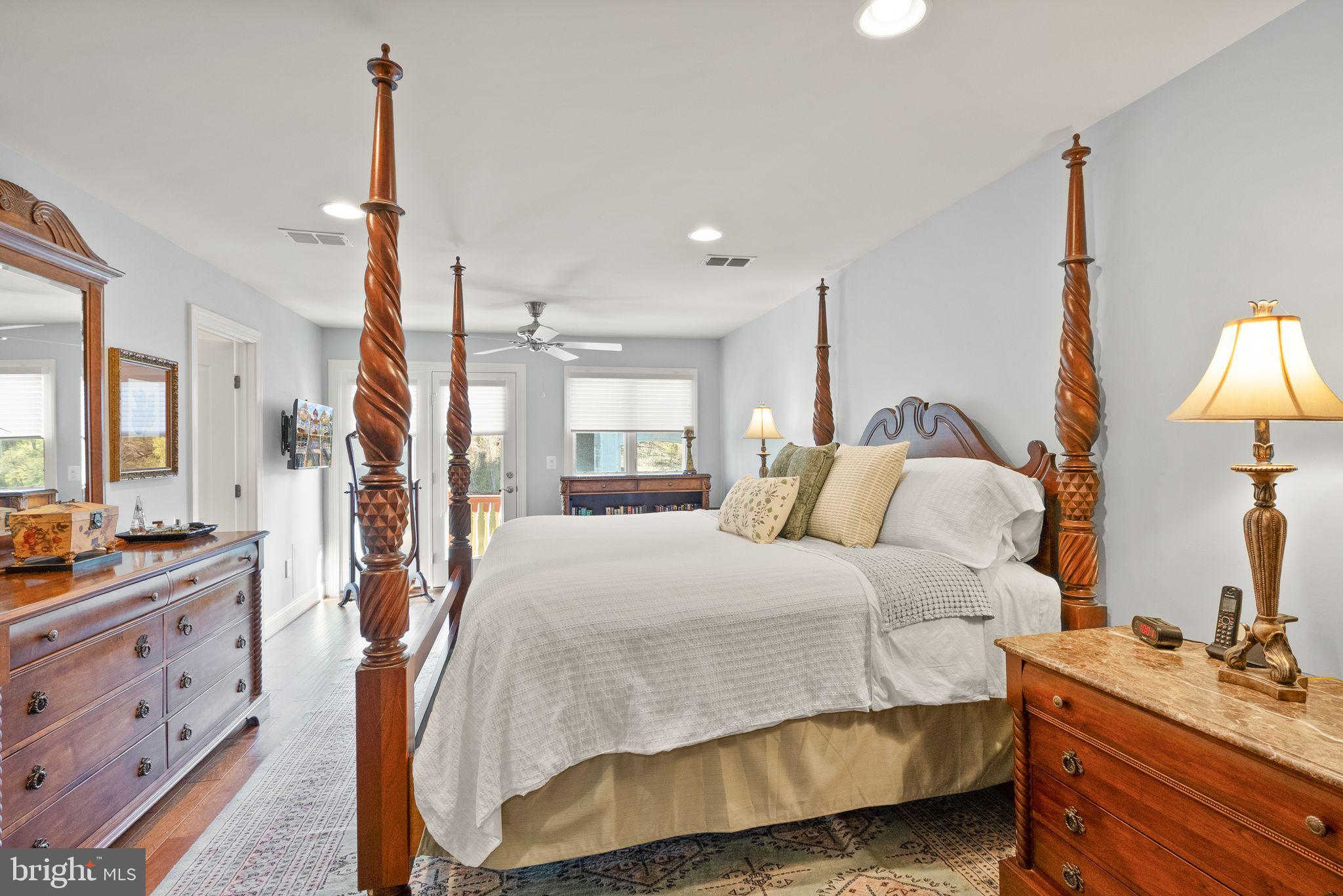 GASLIGHT LANDING - Residential