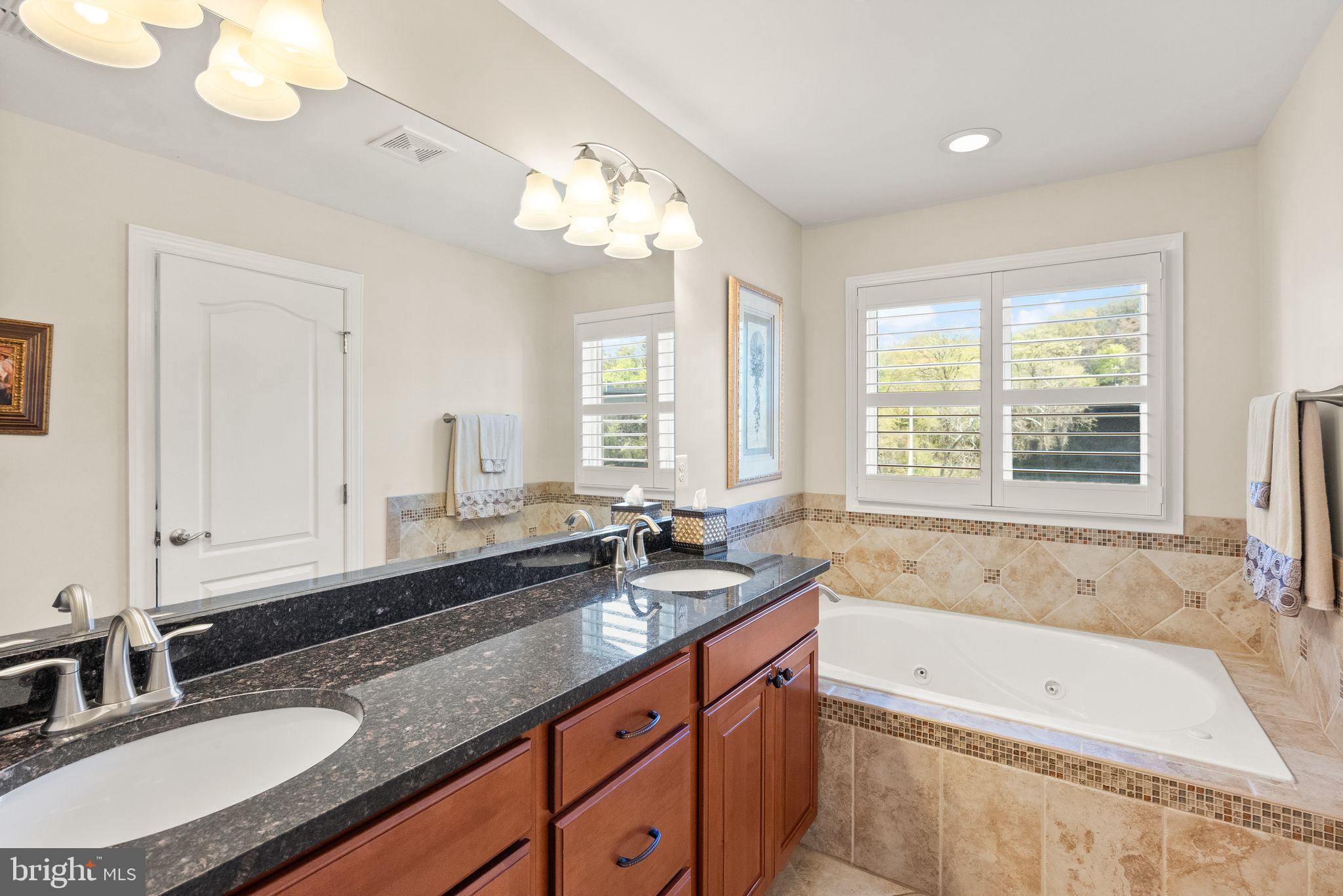 GASLIGHT LANDING - Residential