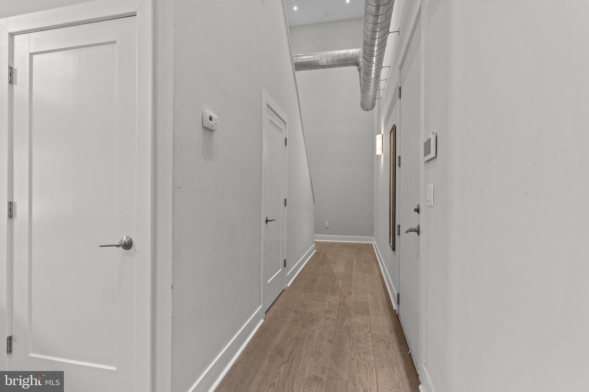 1526 RIDGE AVENUE 00 4