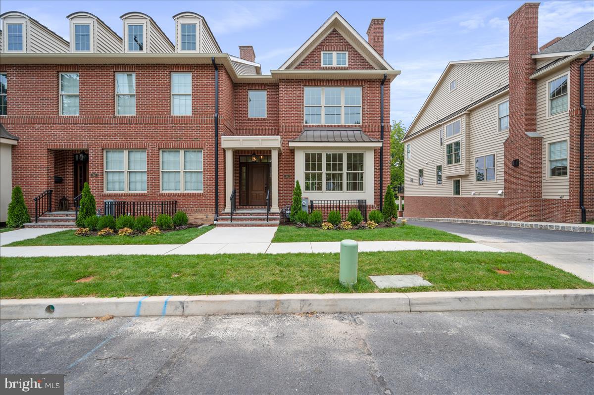 000 - Residential Lease