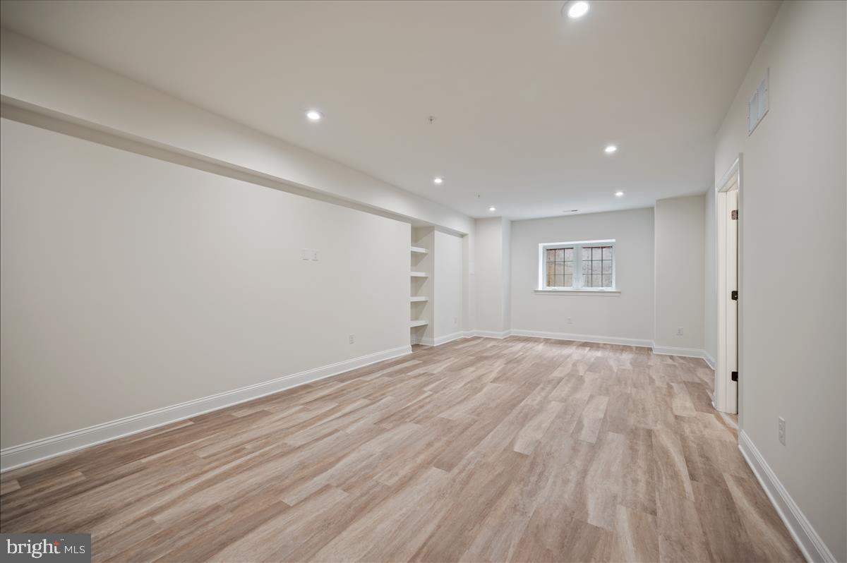 000 - Residential Lease