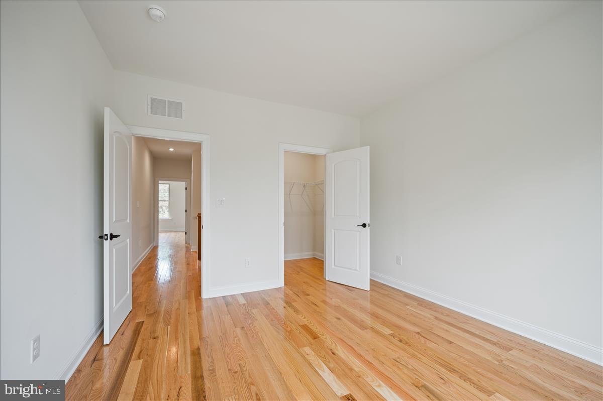 000 - Residential Lease