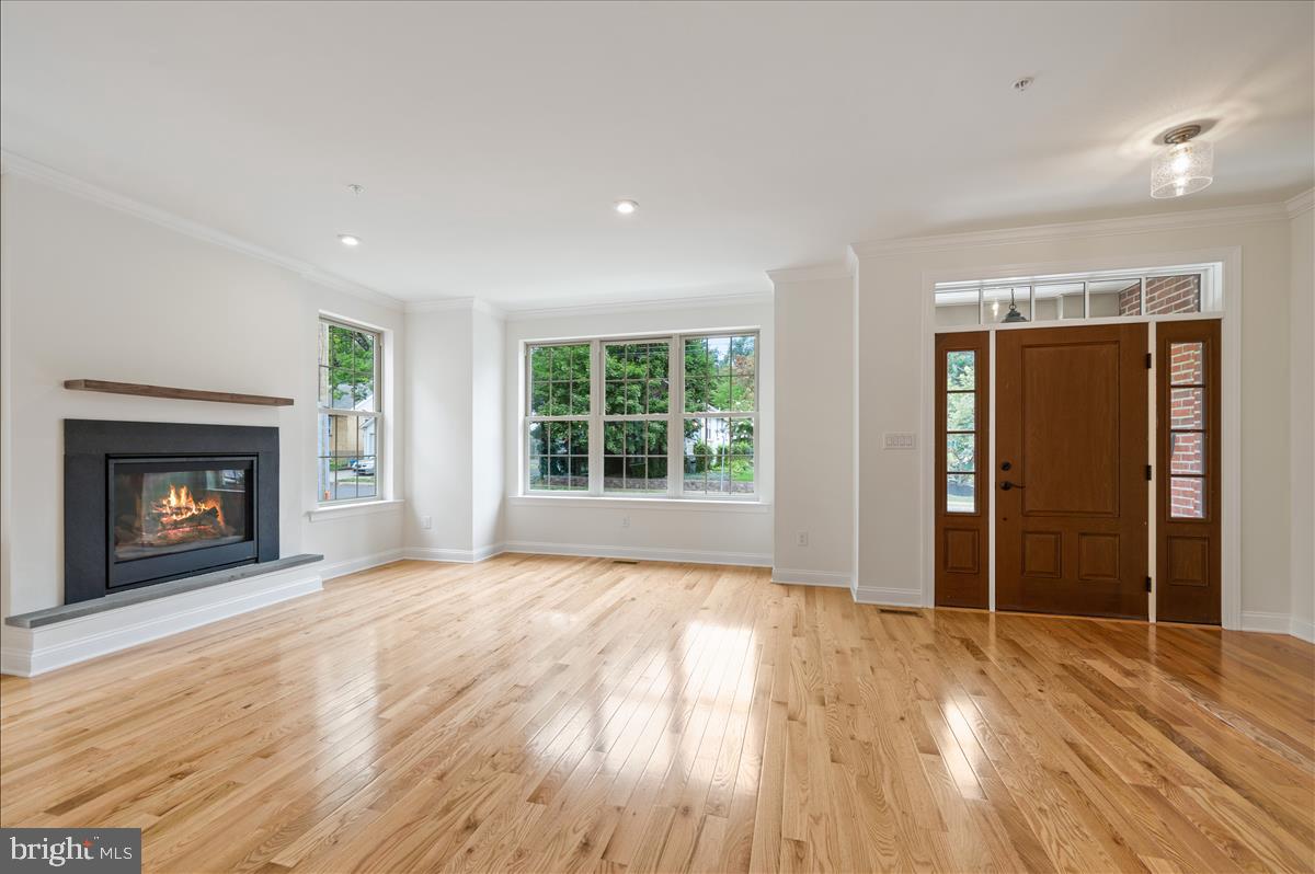 000 - Residential Lease