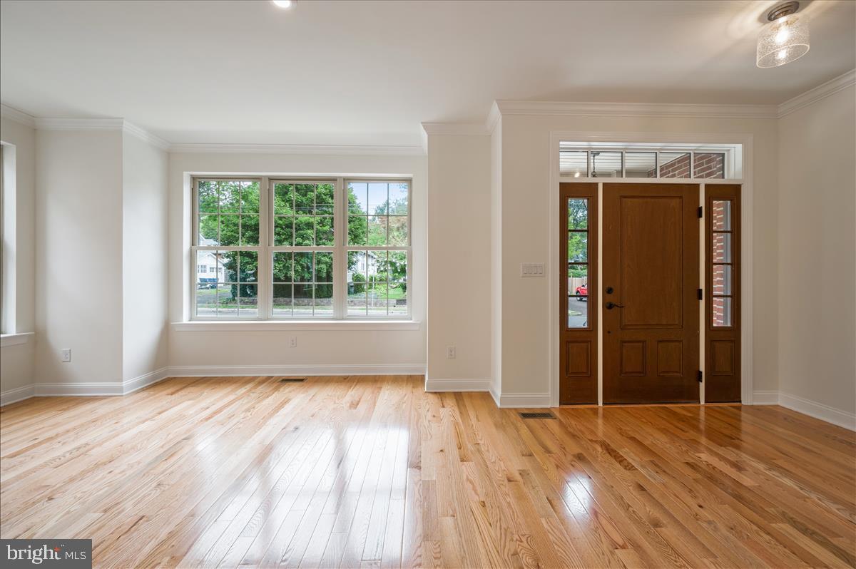 000 - Residential Lease