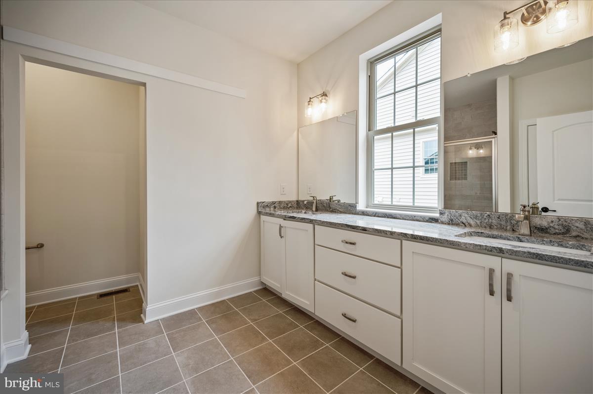 000 - Residential Lease