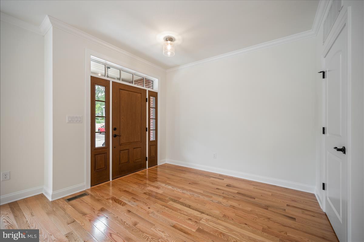 000 - Residential Lease