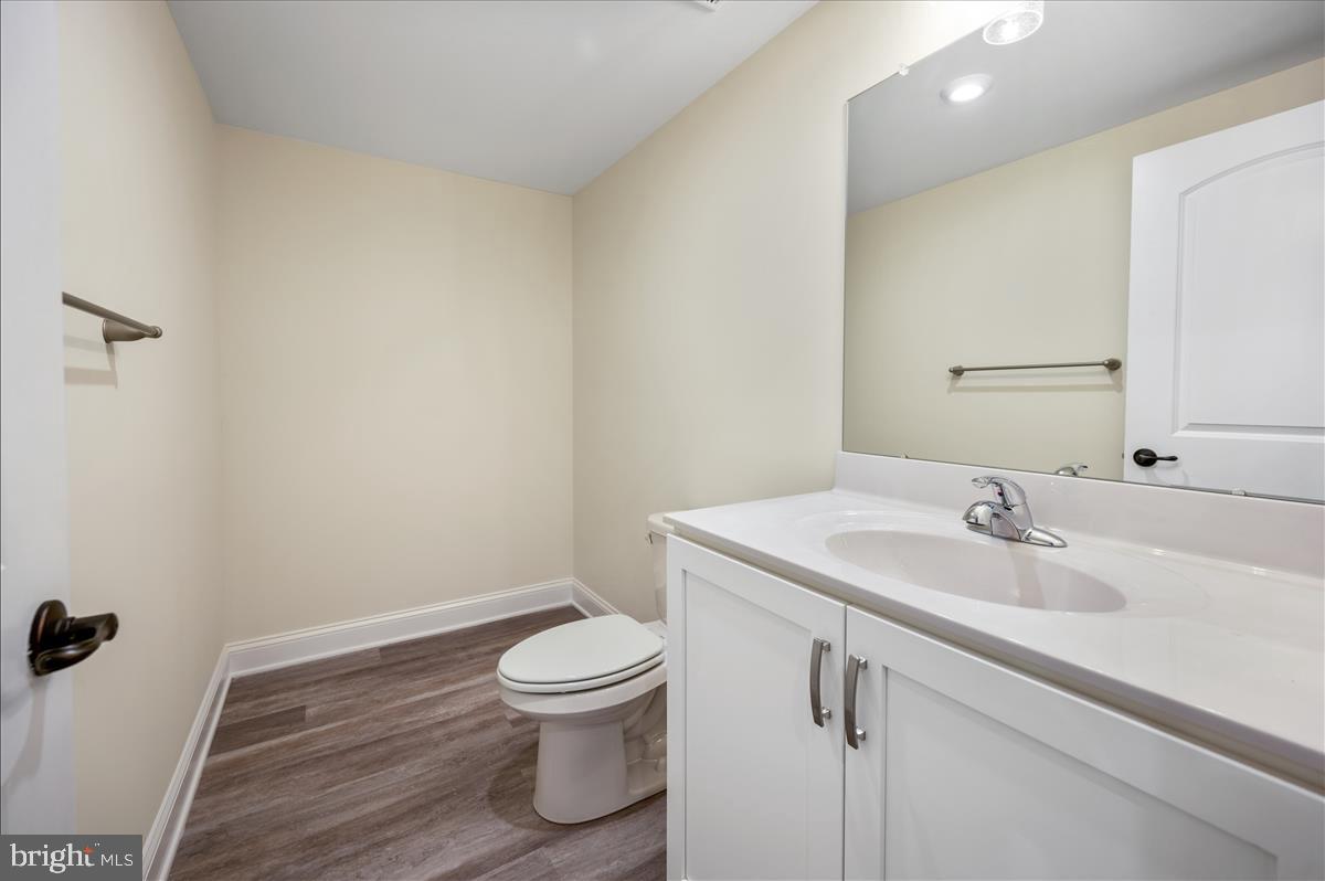 000 - Residential Lease