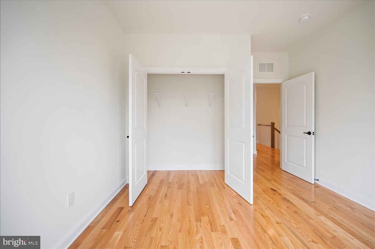 000 - Residential Lease