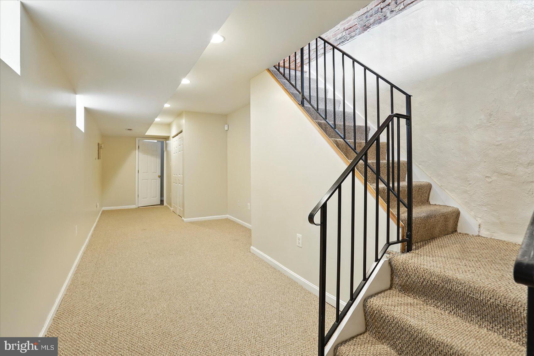 WASHINGTON VILLAGE - Residential
