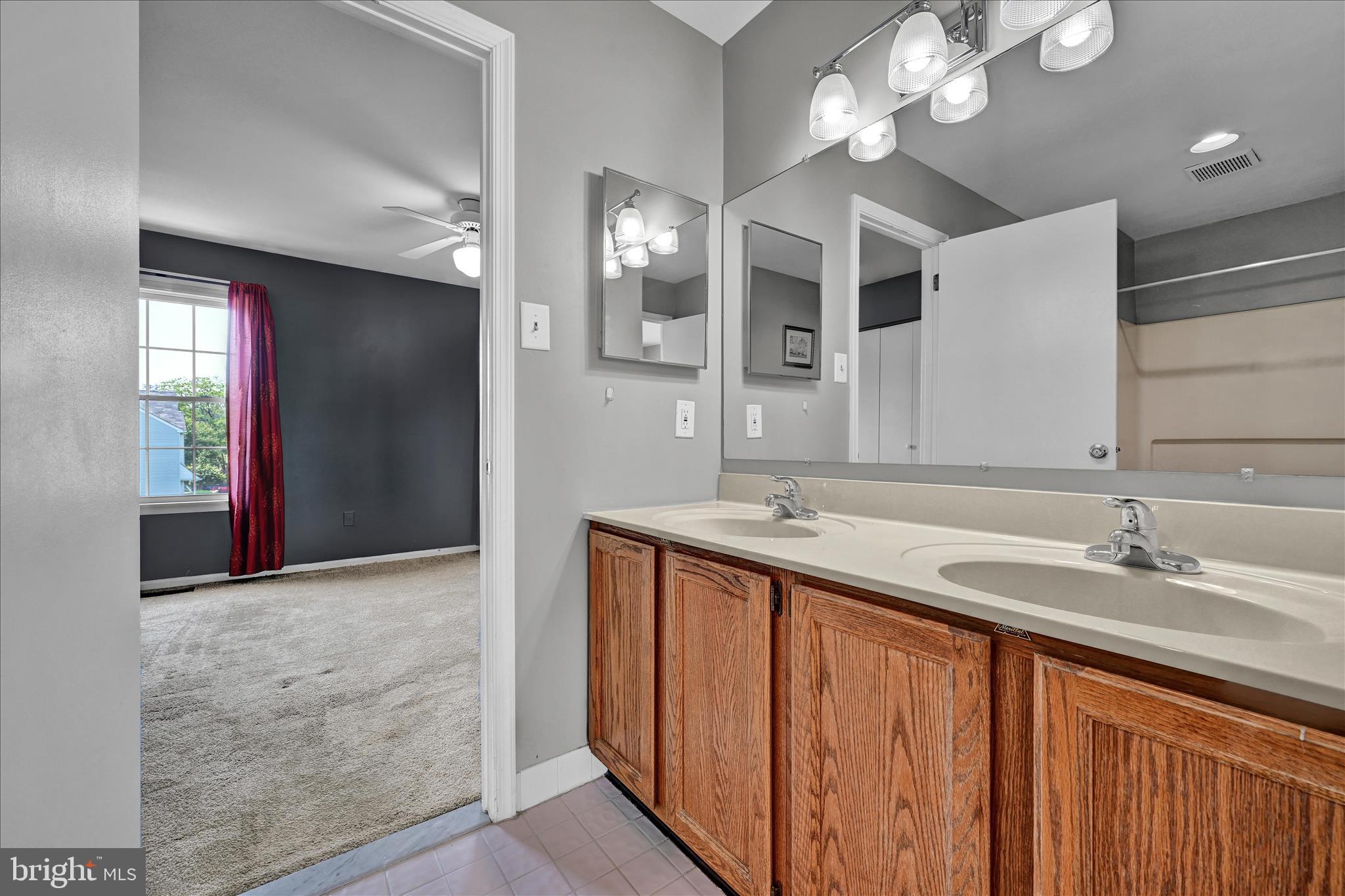 VICTORIA WOODS - Residential