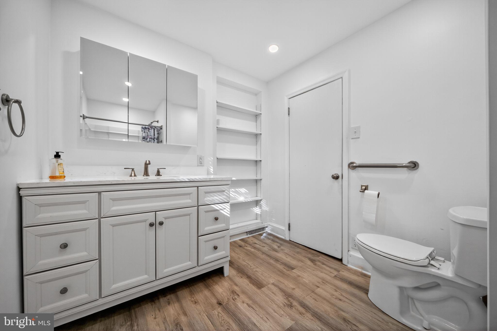 REBEL HILL - Residential