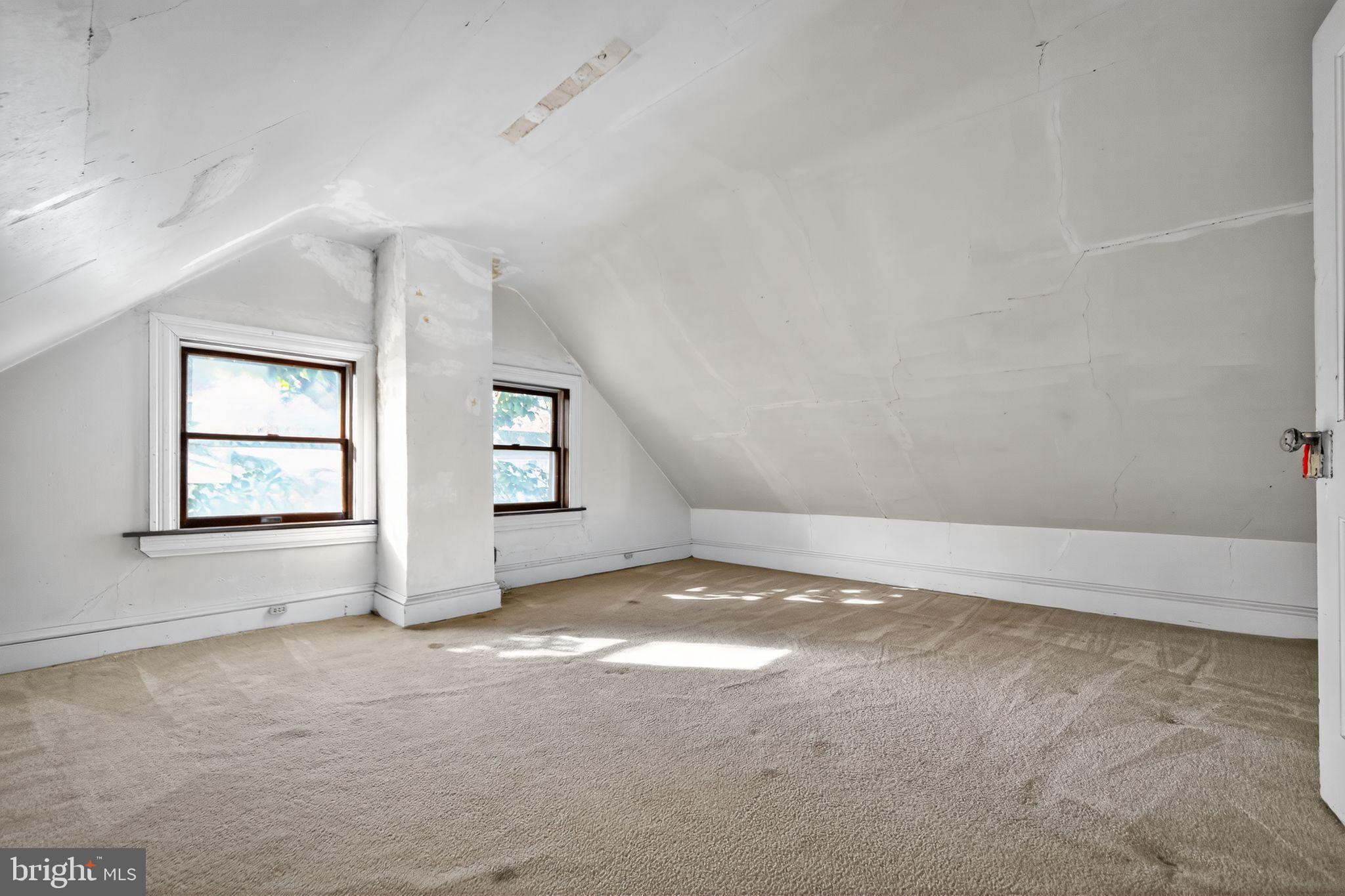 REBEL HILL - Residential