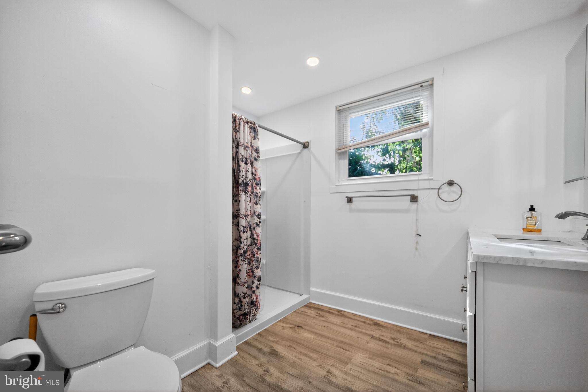 REBEL HILL - Residential