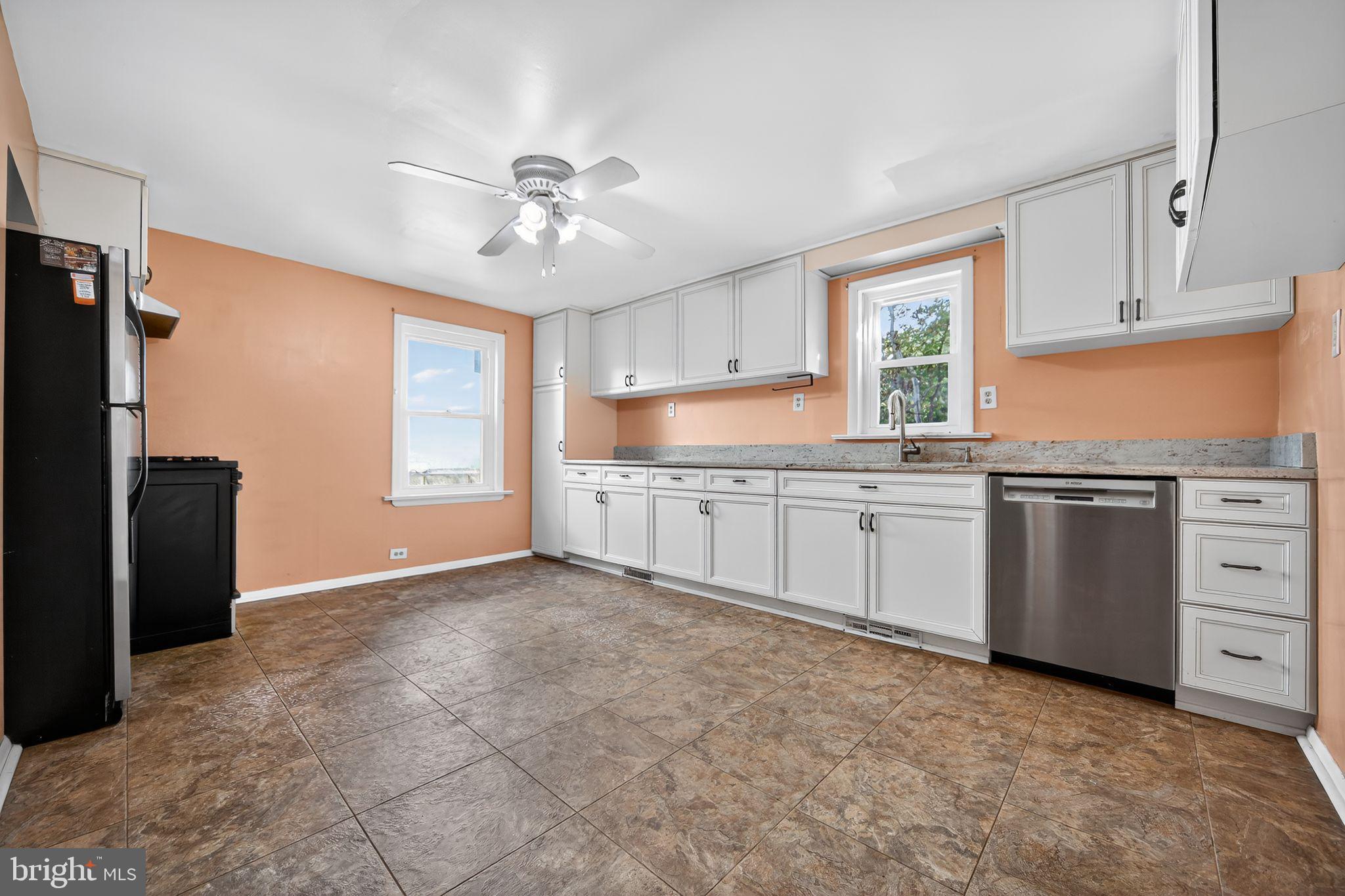 REBEL HILL - Residential