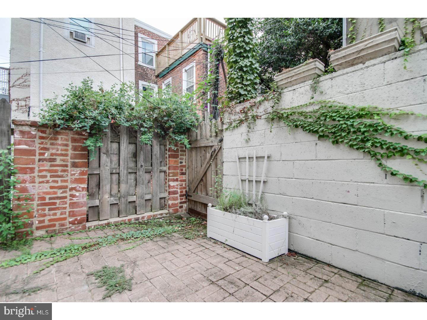FAIRMOUNT - Residential