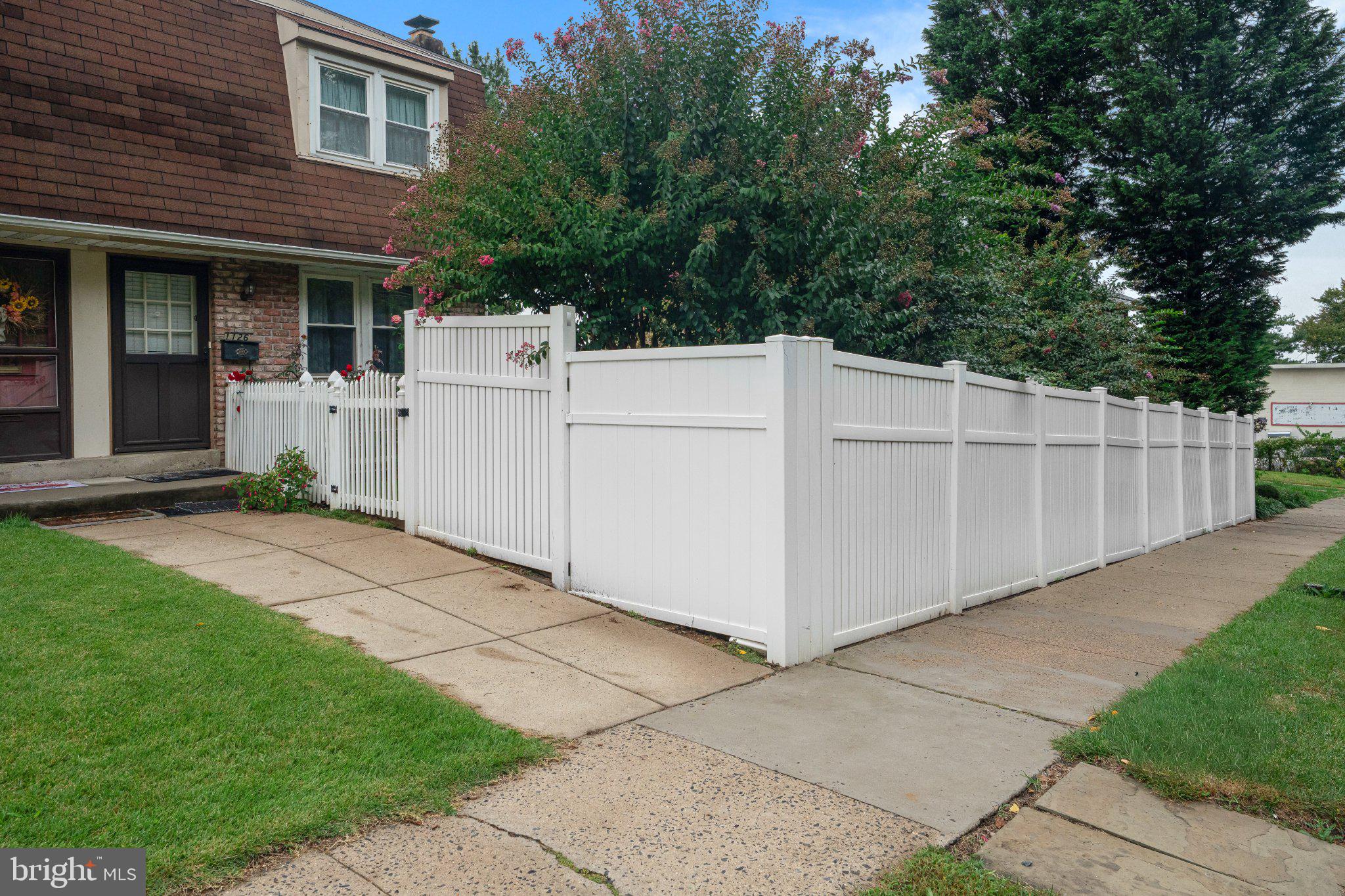 1126 N FRONT STREET