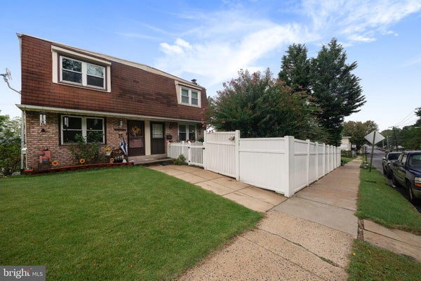 1126 N FRONT ST, READING, PA 19601 - Image 7fe427fe6e9cbcd5efda0a4bf202df5a/566357296