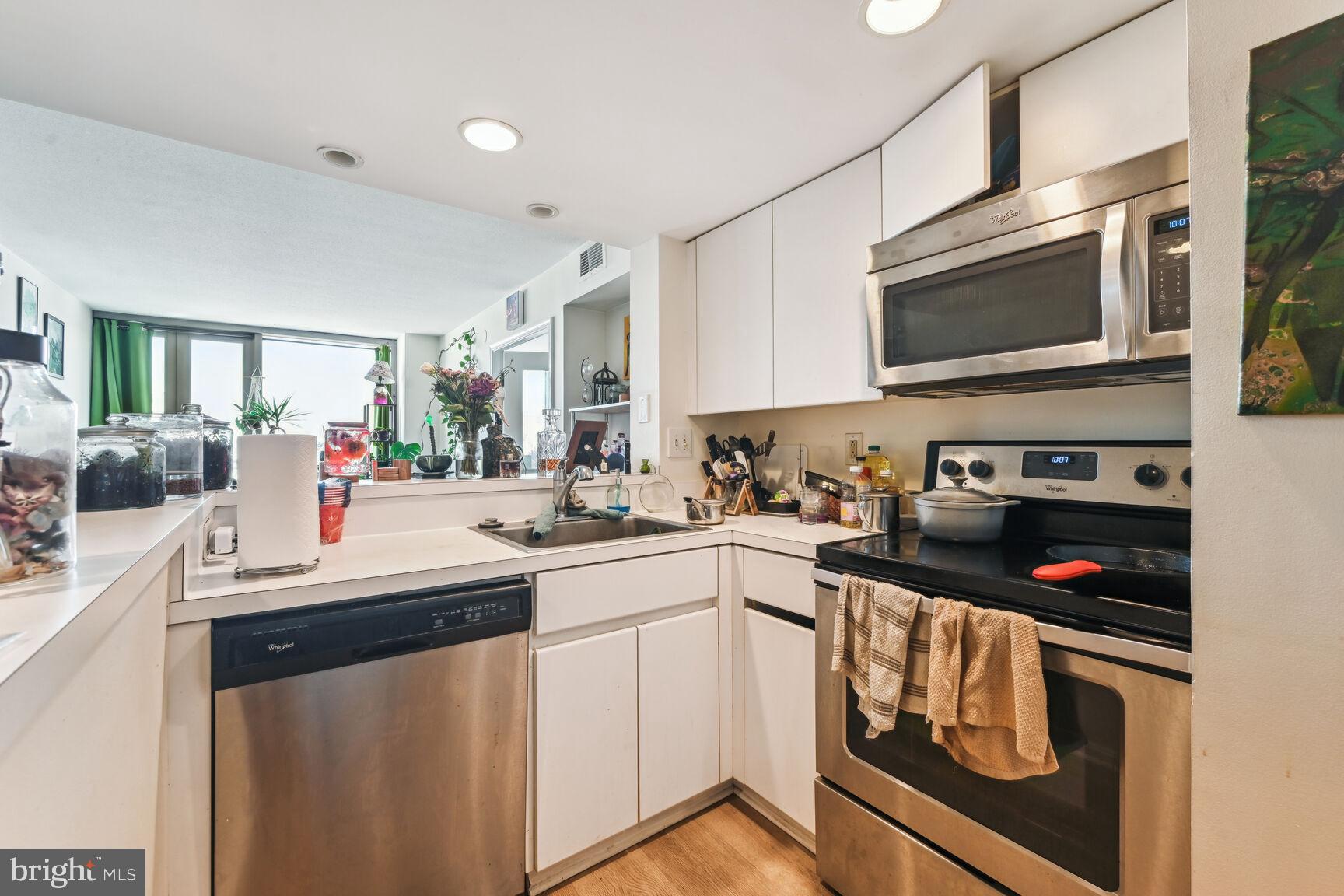 701 PENNSYLVANIA AVENUE NW PH4