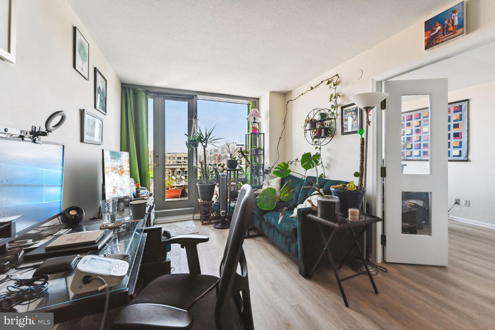 701 PENNSYLVANIA AVENUE NW PH4