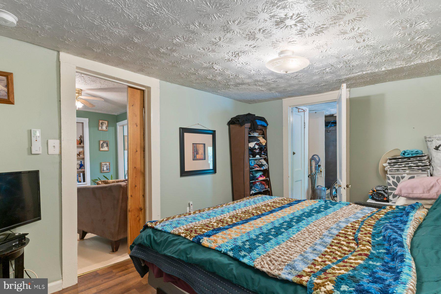 SHADY SIDE - Residential