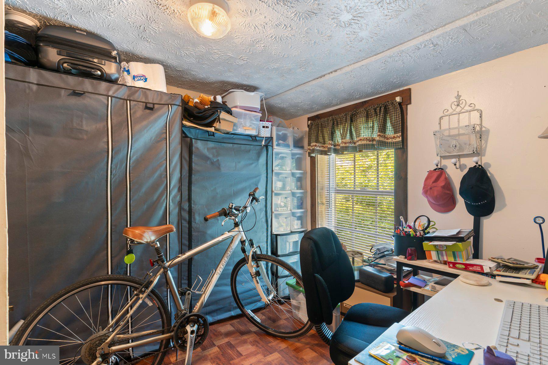 SHADY SIDE - Residential