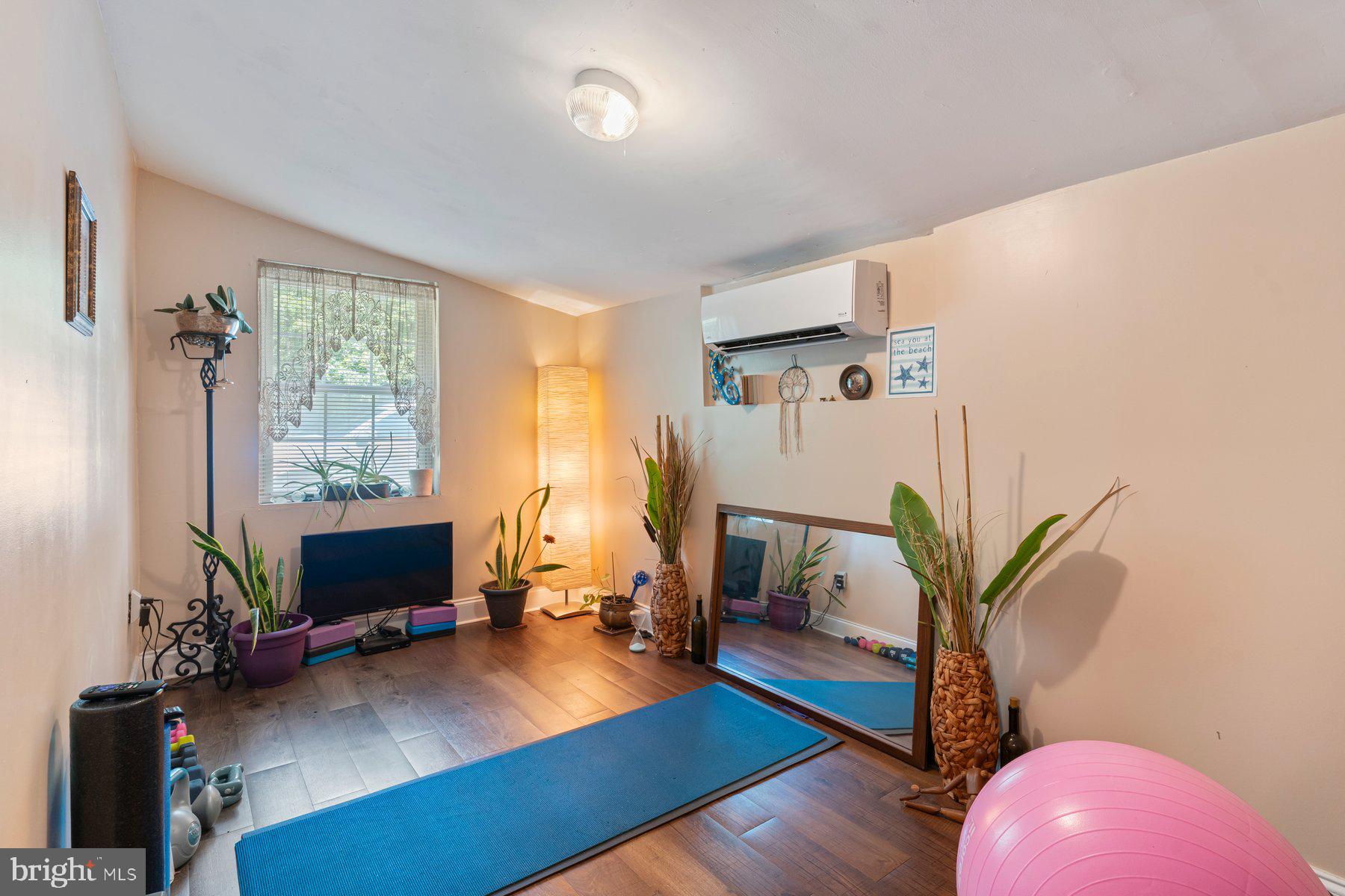 SHADY SIDE - Residential