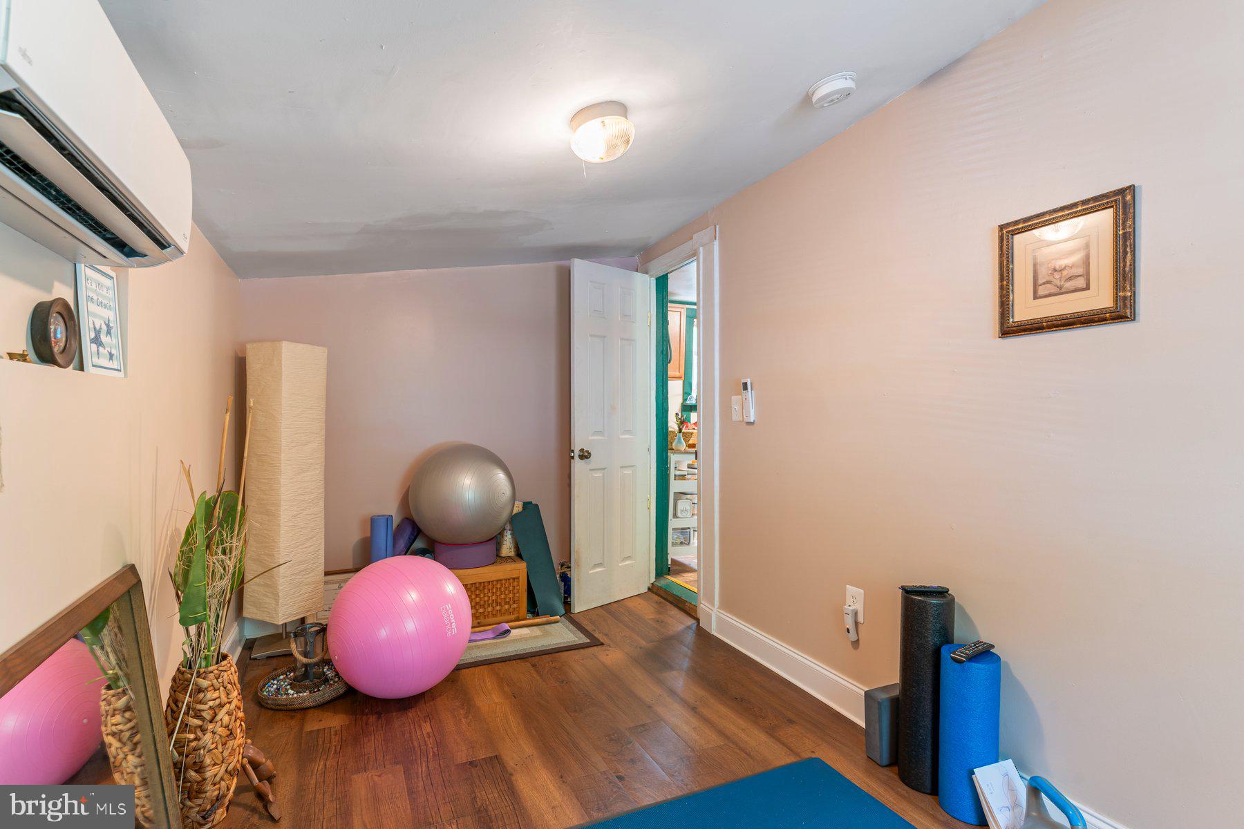 SHADY SIDE - Residential