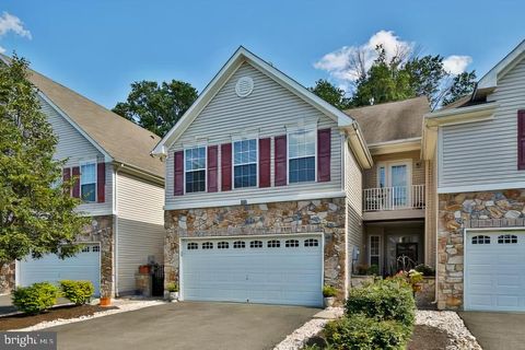 Townhouse For Sale - 28 Sutton Court<br/> PENNINGTON, NJ 08534