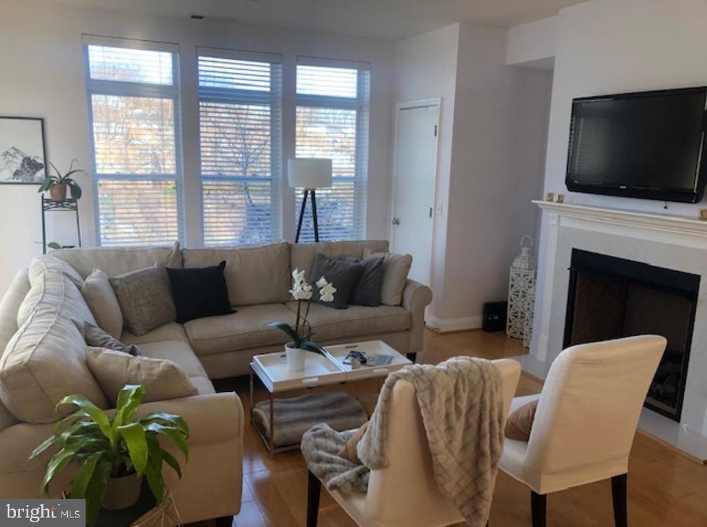 Photo of 1633 N Colonial Terrace #201, ARLINGTON, VA 22209 (MLS # VAAR2078864)