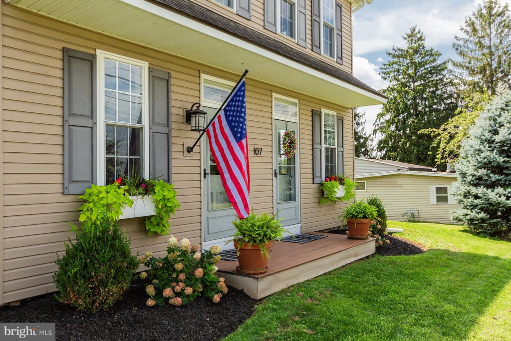 Photo of 107 W Sun Hill Road, MANHEIM, PA 17545 (MLS # PALA2095704)