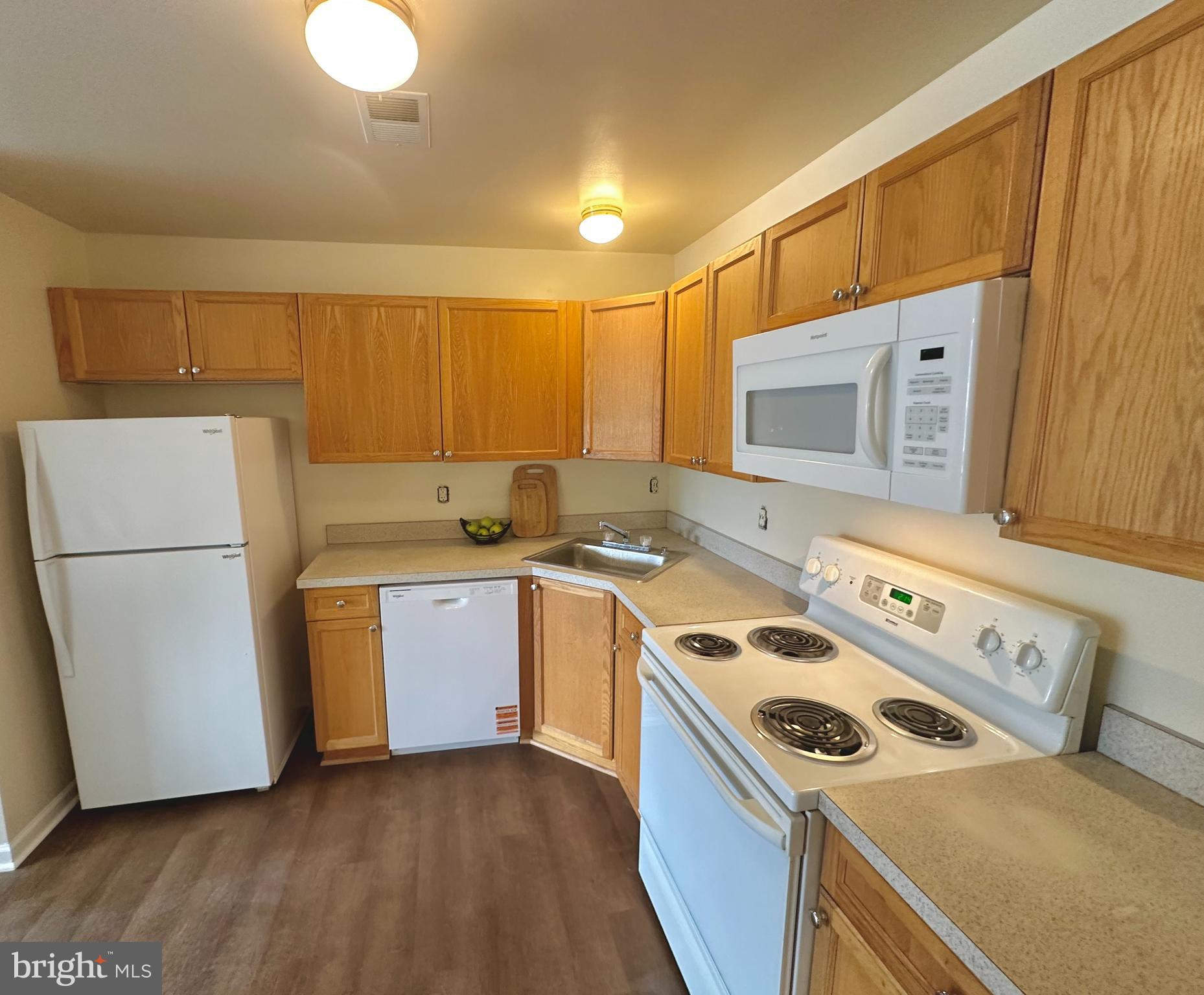 PARKPLACE CONDOMINIUMS - Residential Lease