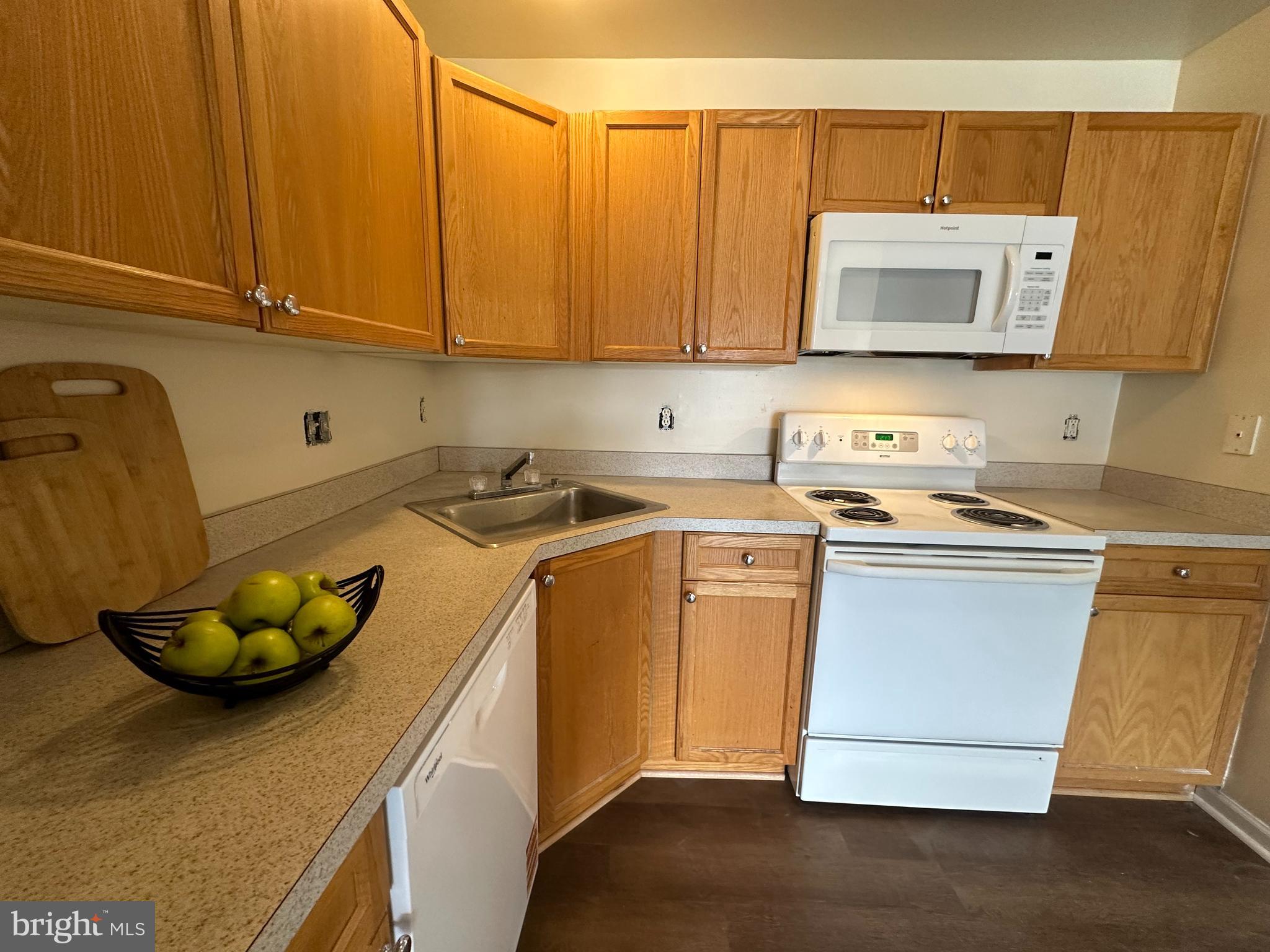 PARKPLACE CONDOMINIUMS - Residential Lease