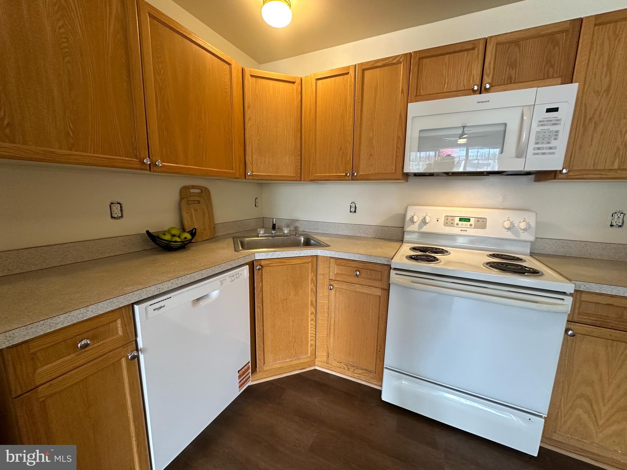 PARKPLACE CONDOMINIUMS - Residential Lease