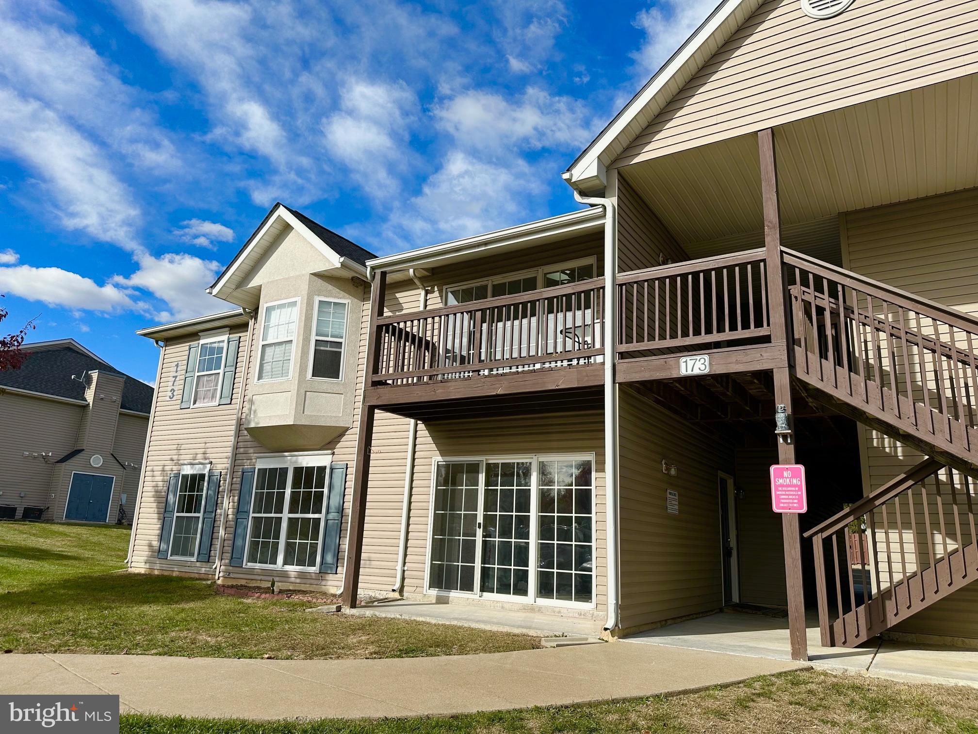 PARKPLACE CONDOMINIUMS - Residential Lease