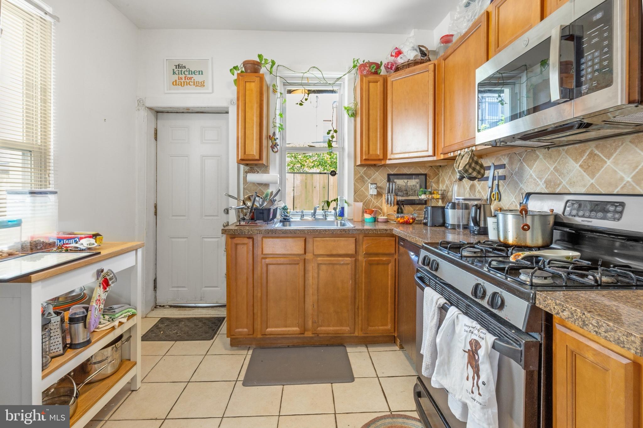 POINT BREEZE - Residential