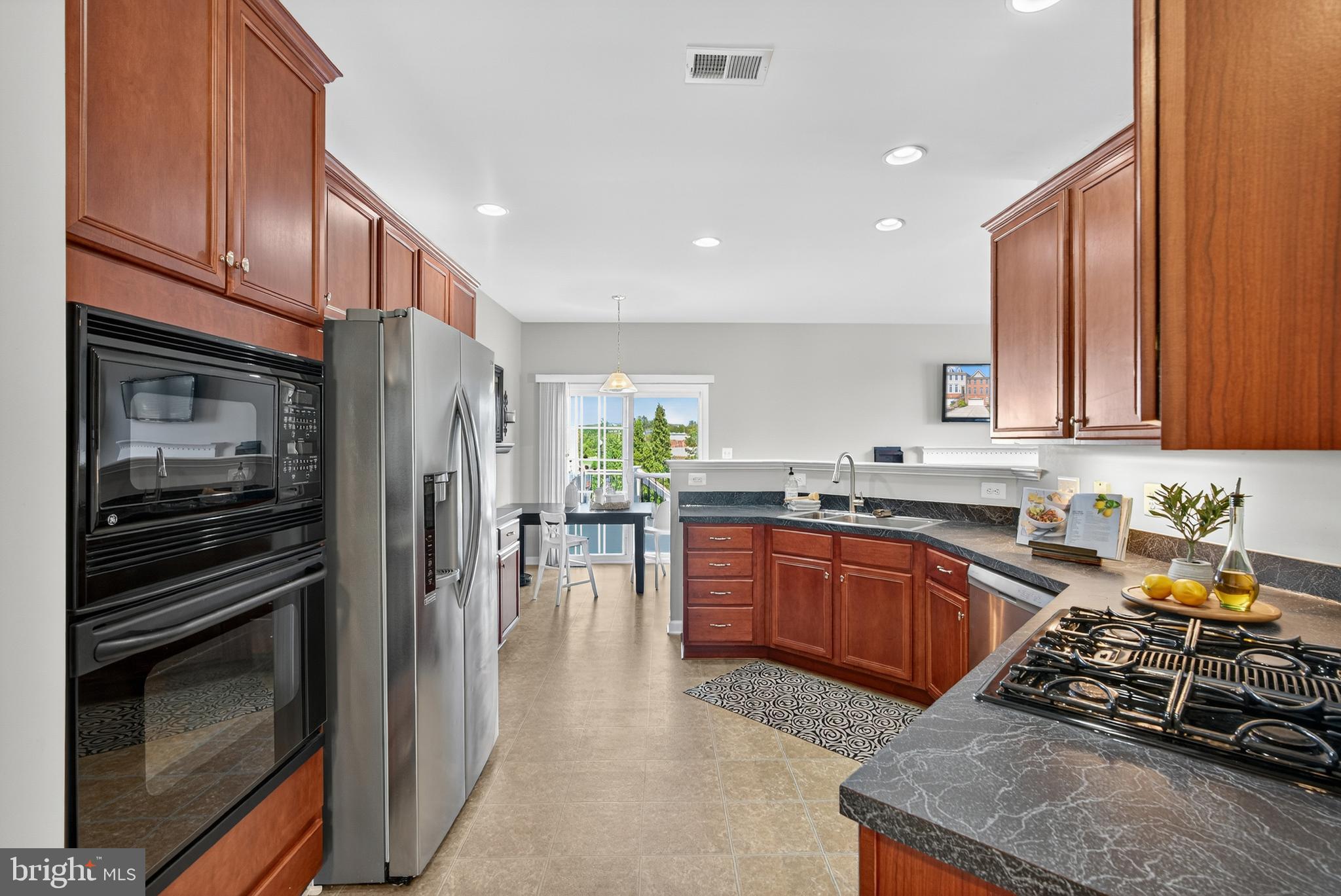 SOUTH RIDING - Residential