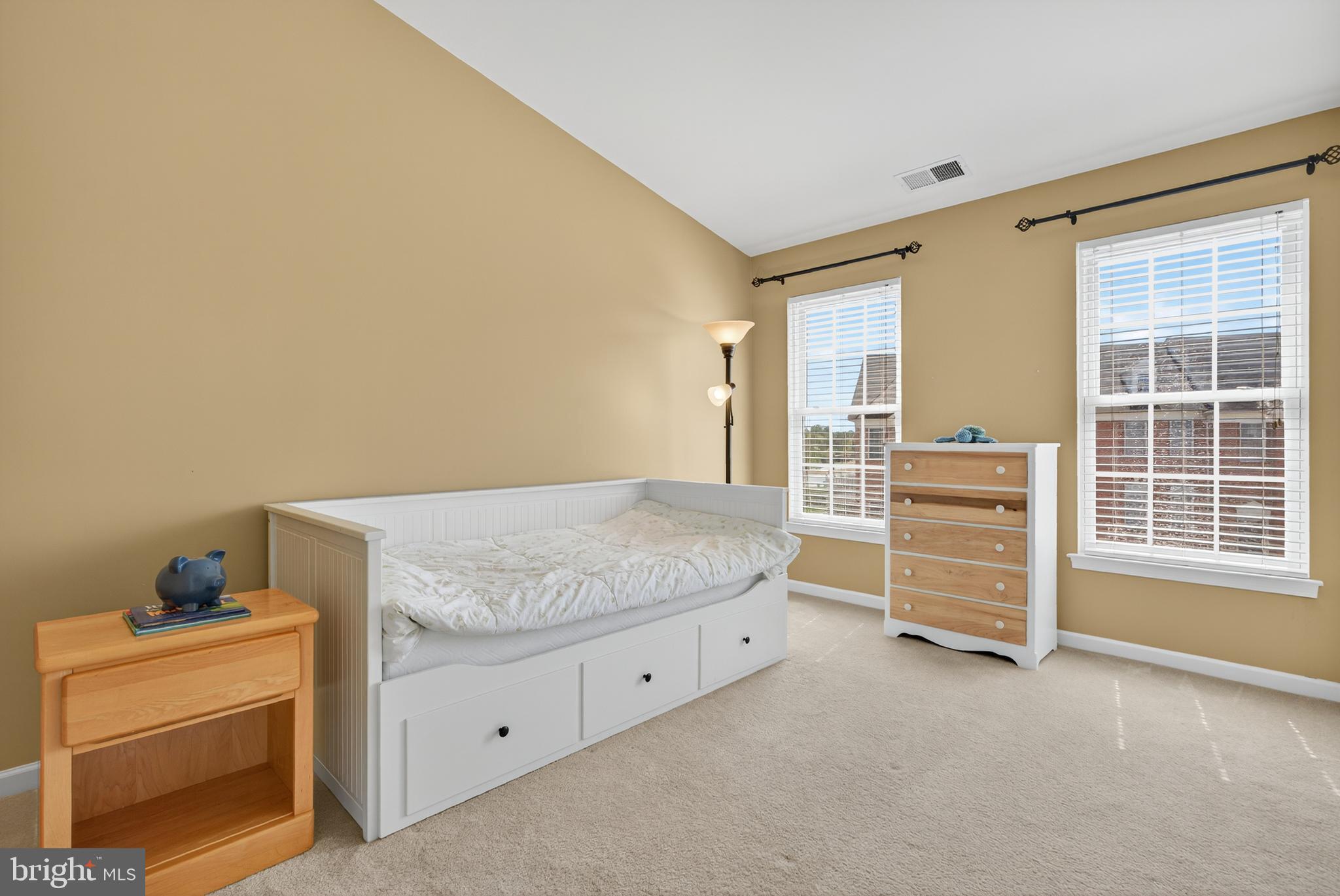 SOUTH RIDING - Residential