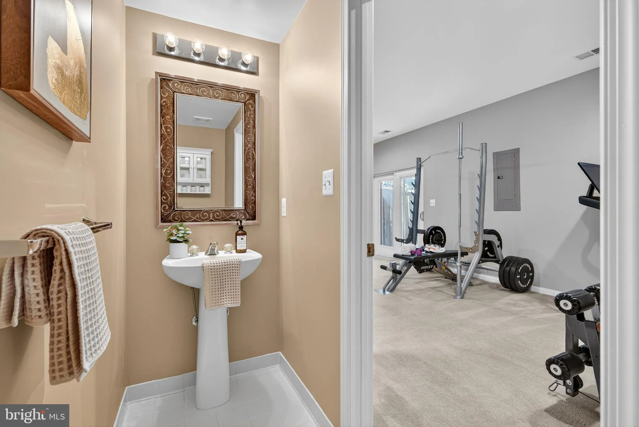 Chantilly, Virginia 20152, United States, 3 Bedrooms Bedrooms, ,4 BathroomsBathrooms,Residential,Active,201033