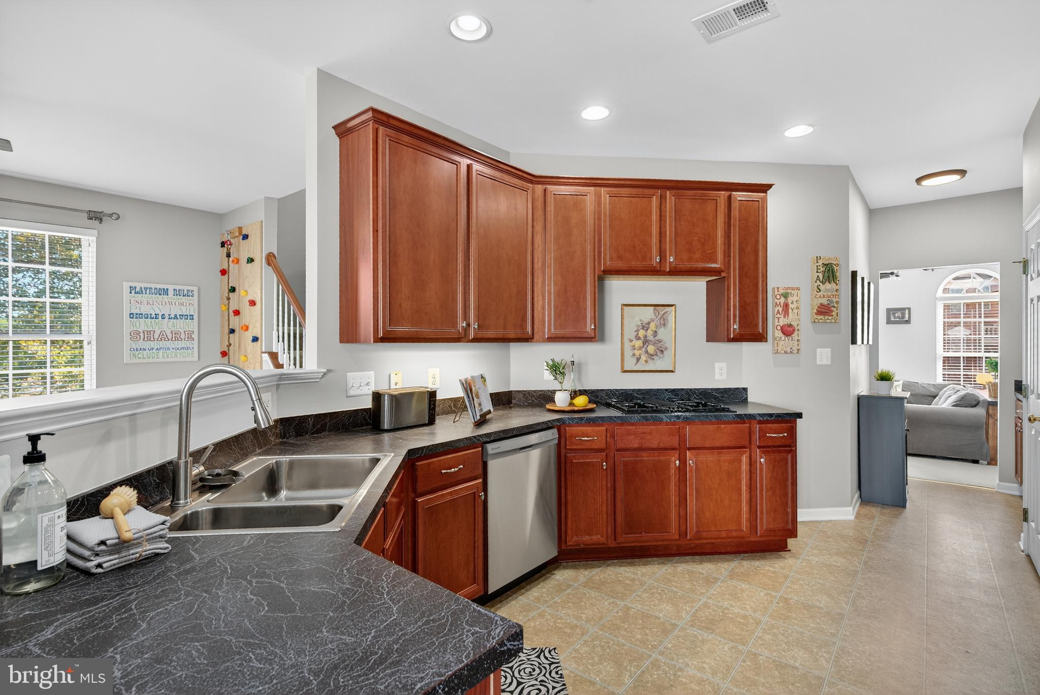 SOUTH RIDING - Residential